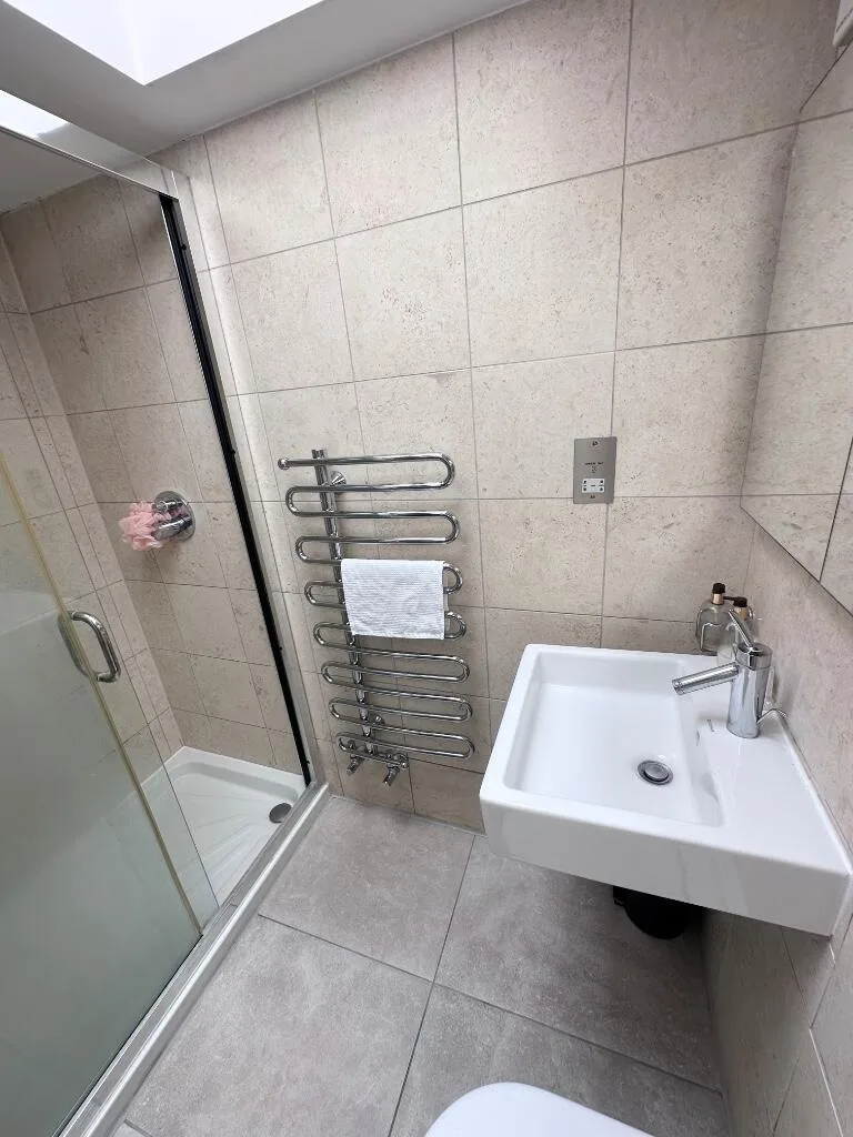 1 bedroom mews property for rent