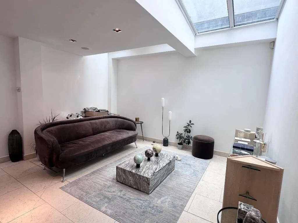 1 bedroom mews property for rent