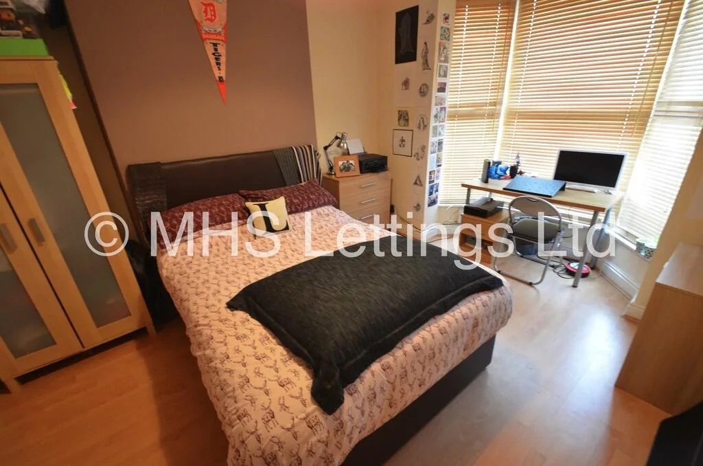5 bedroom terraced house for rent