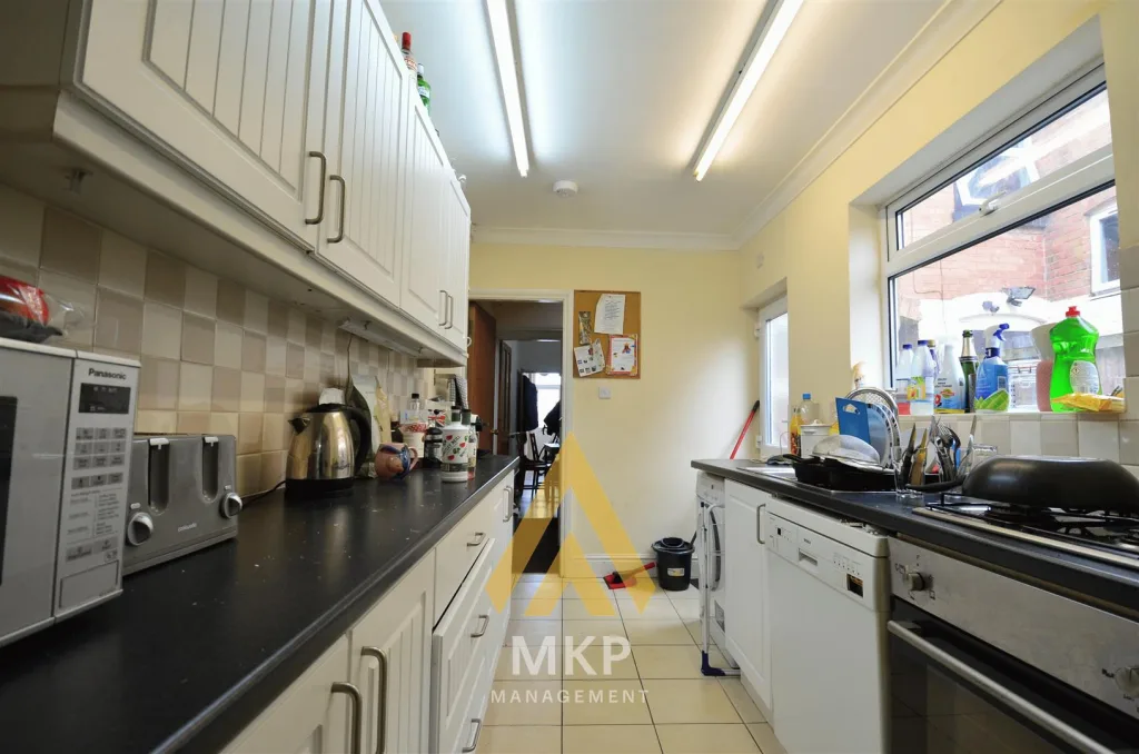 4 bedroom terraced house for rent