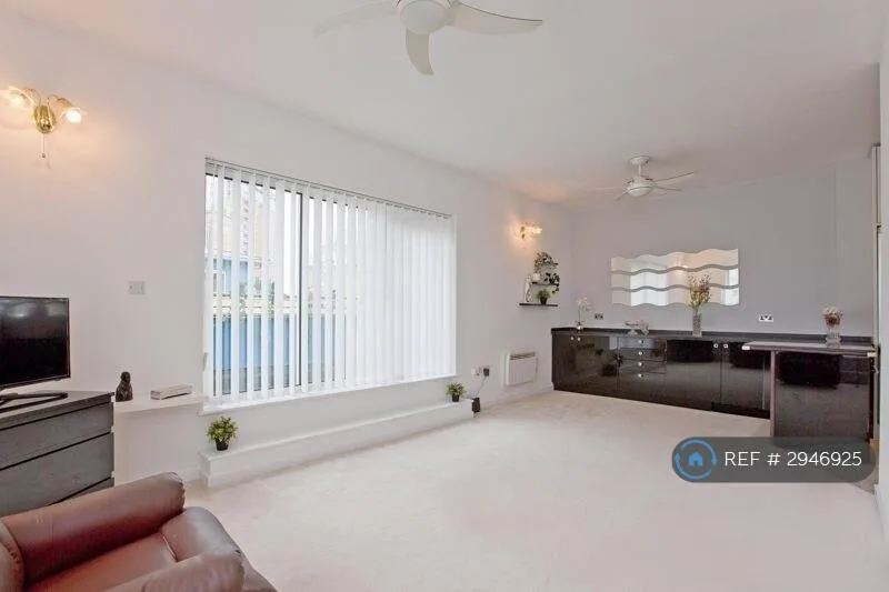 2 bedroom penthouse for rent