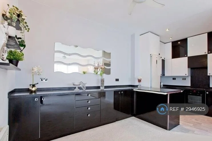 2 bedroom penthouse for rent