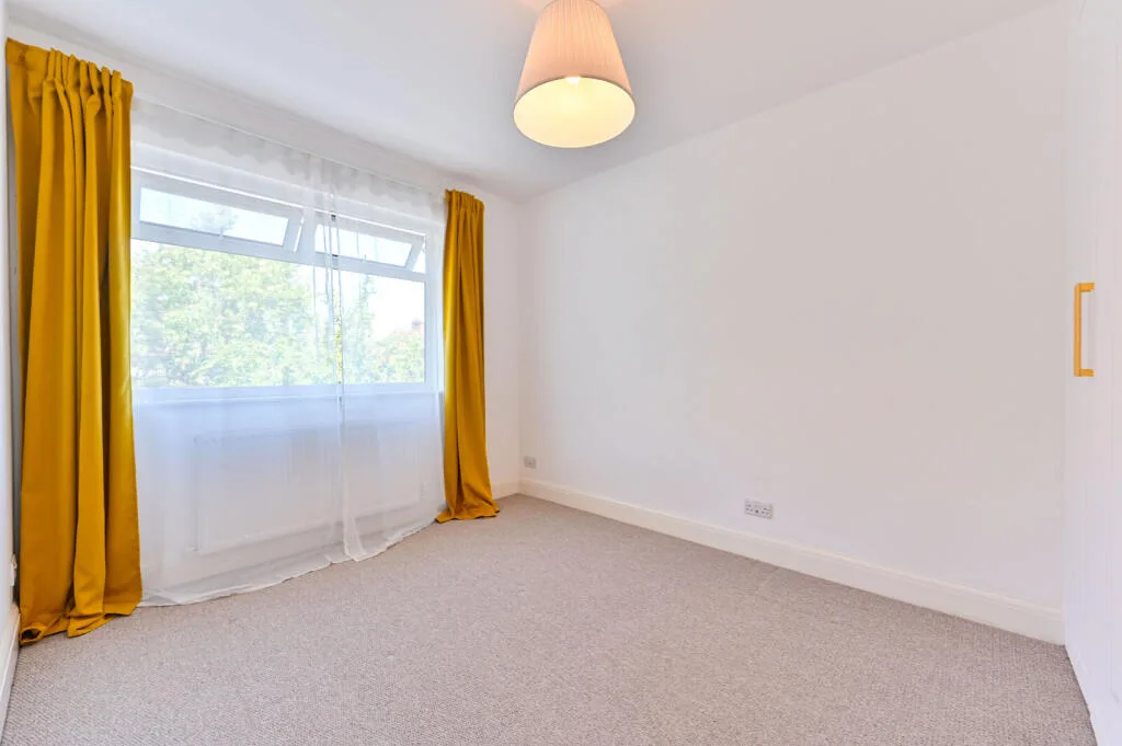 4 bedroom semi-detached house for rent