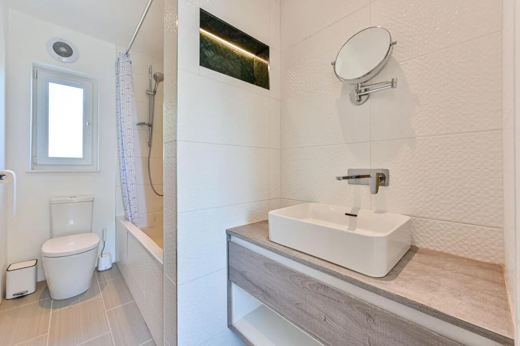 4 bedroom semi-detached house for rent
