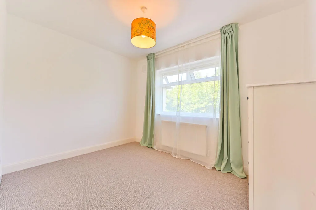 4 bedroom semi-detached house for rent