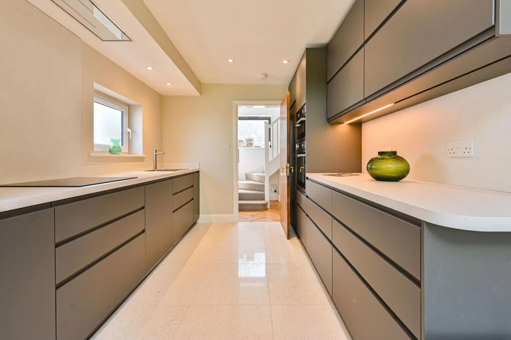 4 bedroom semi-detached house for rent