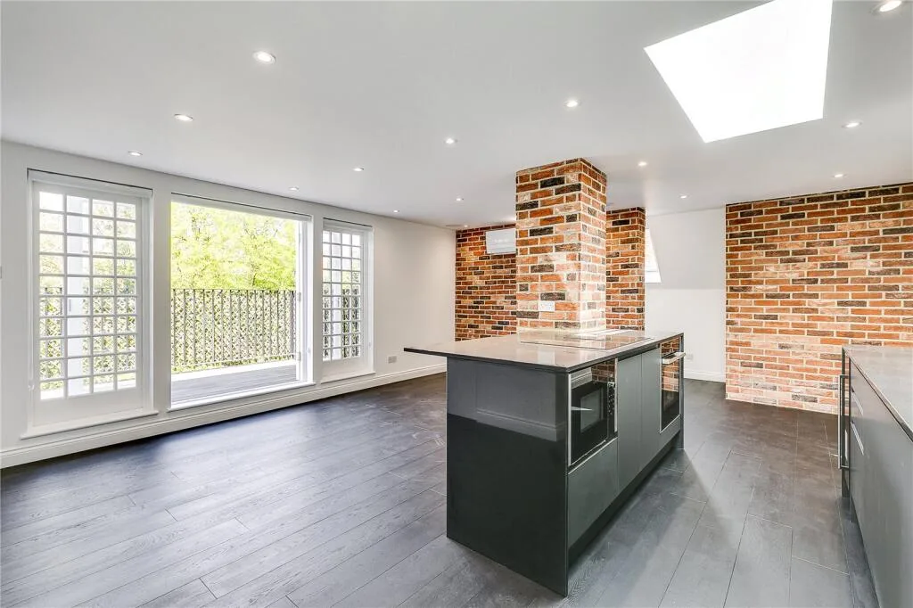 3 bedroom flat for rent