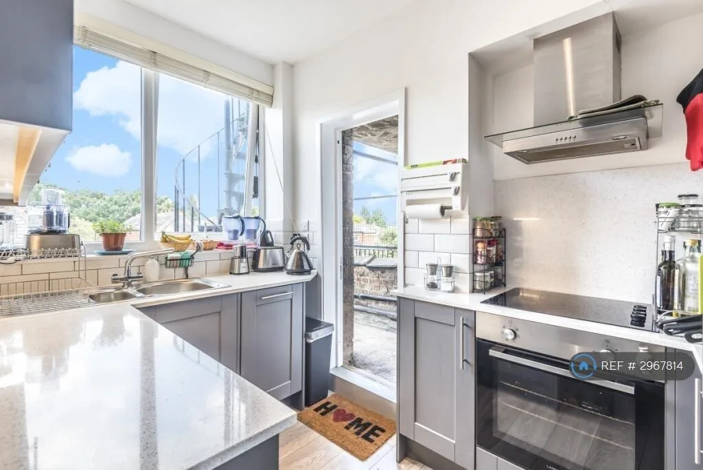 3 bedroom flat for rent