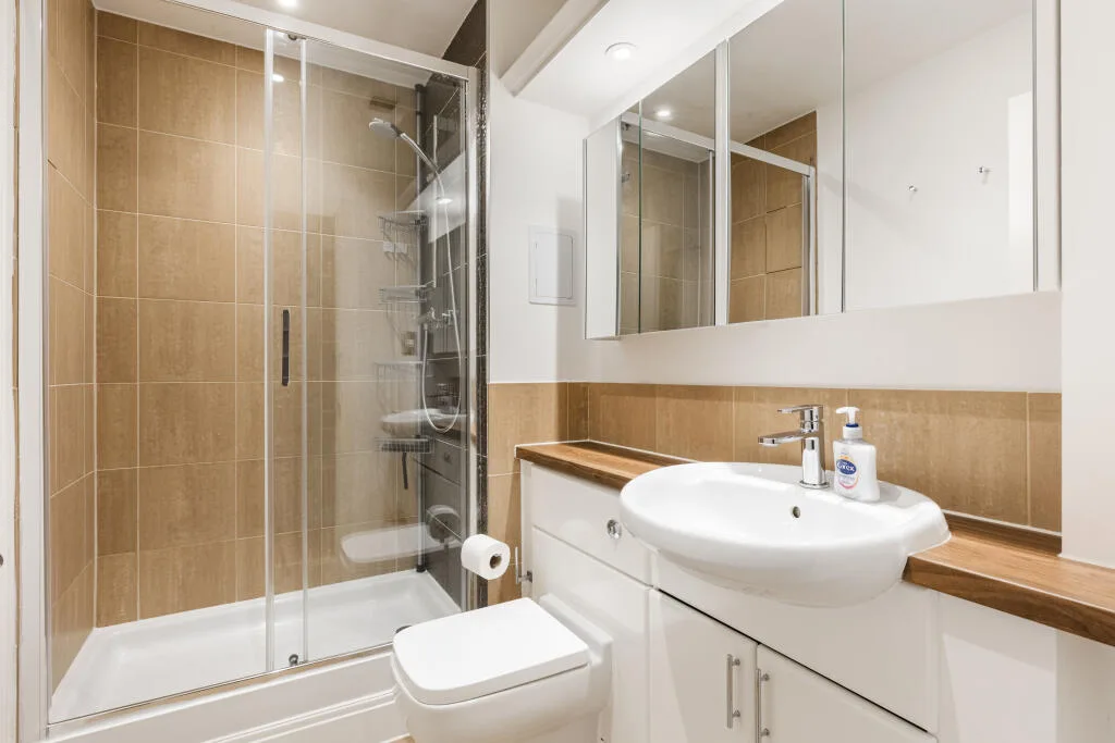 2 bedroom maisonette for rent