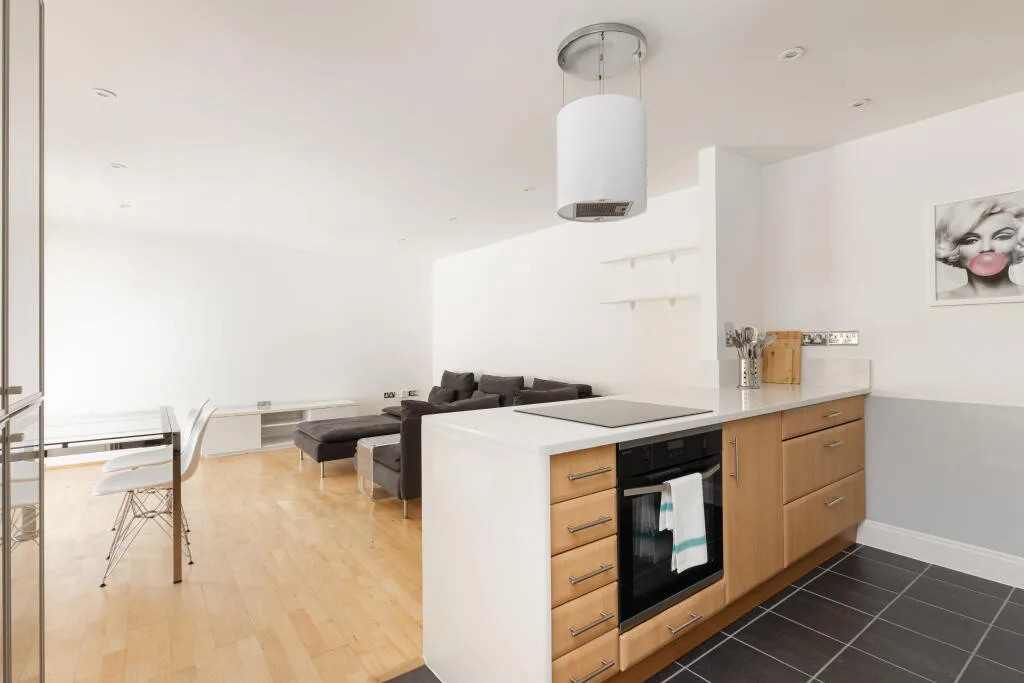 2 bedroom maisonette for rent