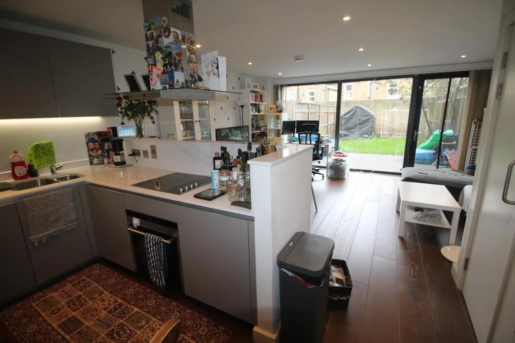 3 bedroom ground floor maisonette for rent