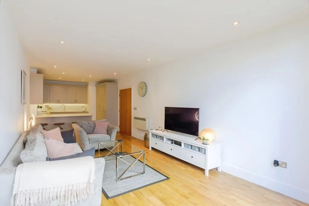 3 bedroom flat for rent