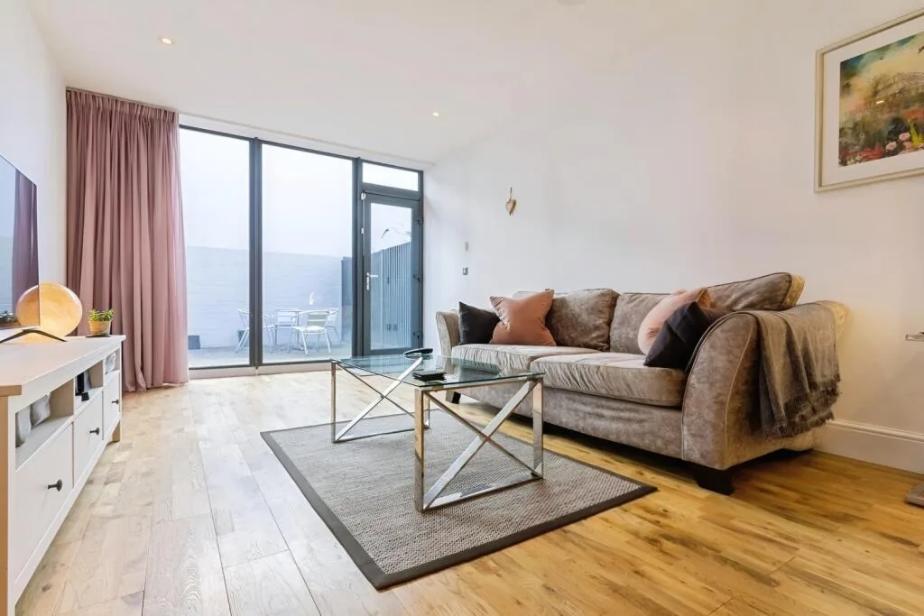3 bedroom flat for rent