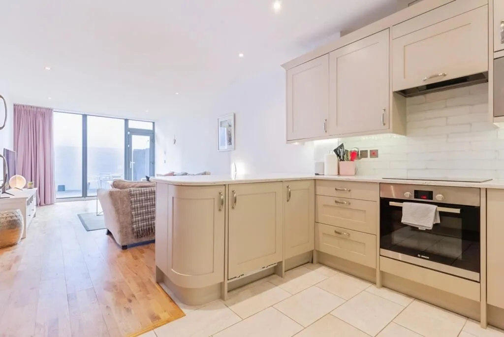 3 bedroom flat for rent