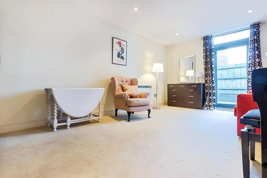 3 bedroom flat for rent