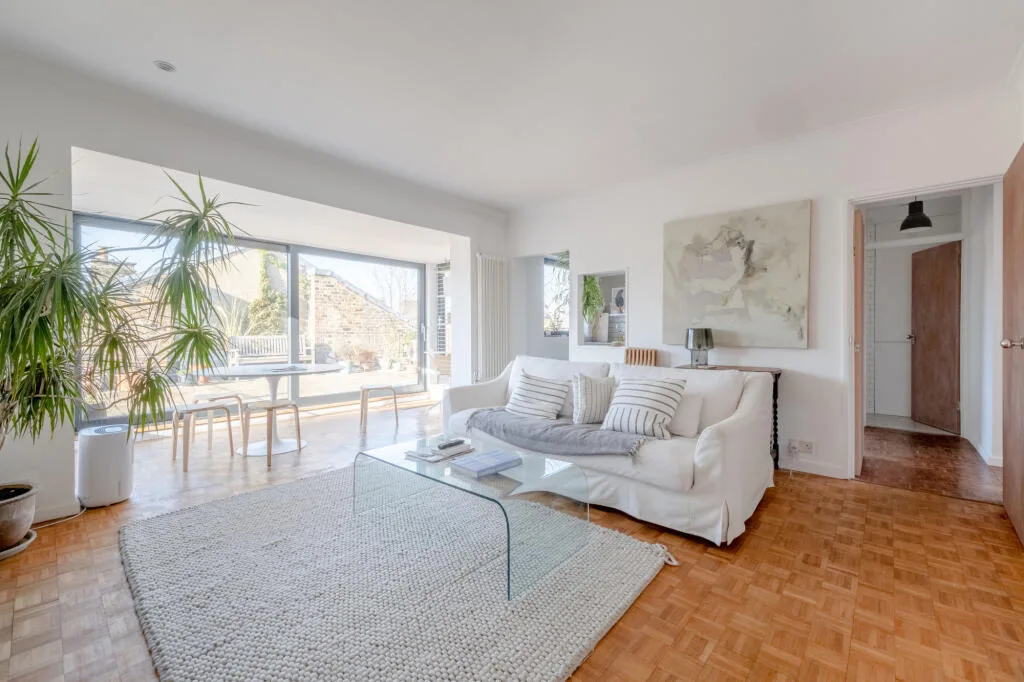 2 bedroom penthouse for rent