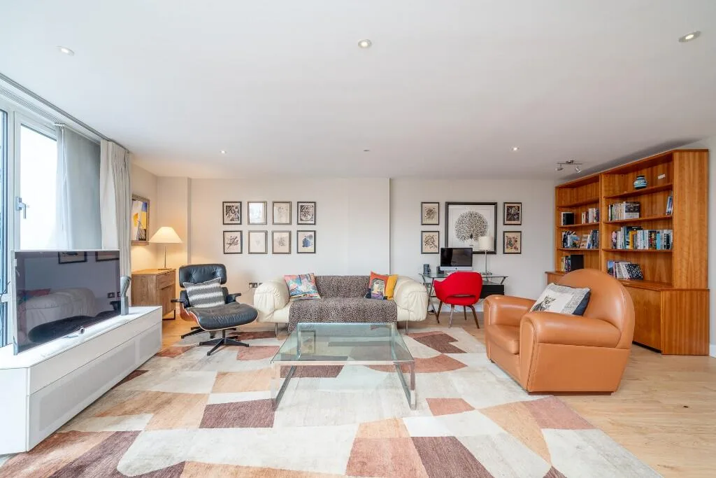 2 bedroom penthouse for rent