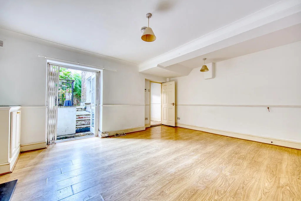 2 bedroom ground floor flat for rent