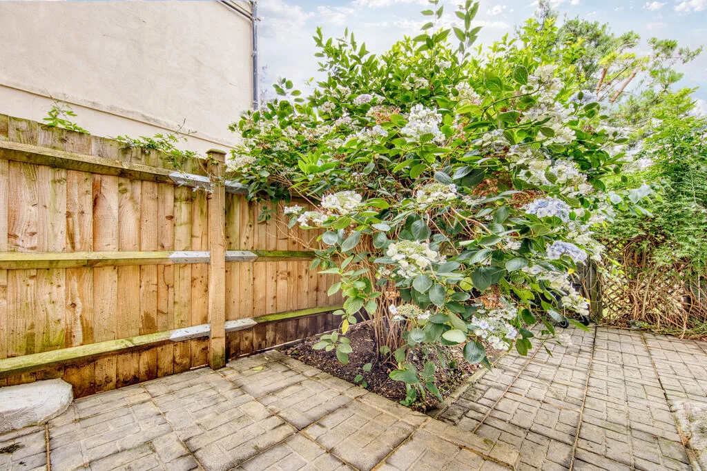 2 bedroom ground floor flat for rent