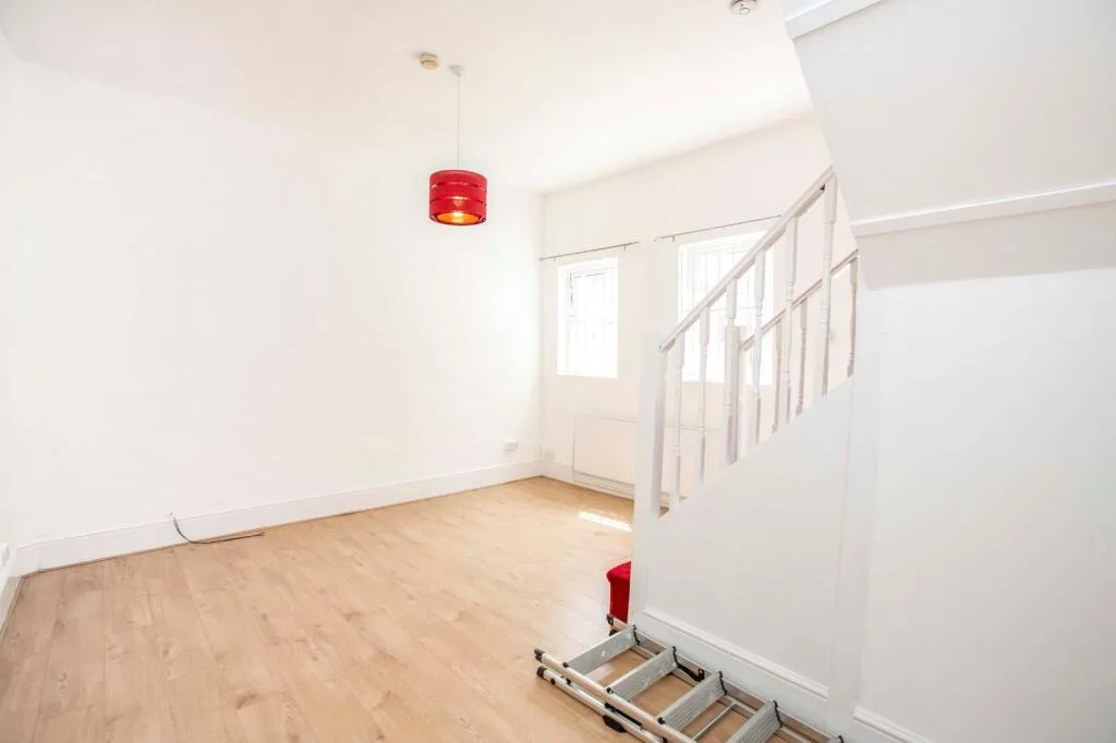 2 bedroom semi-detached house for rent