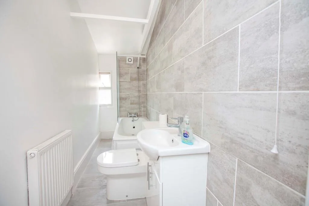 2 bedroom semi-detached house for rent