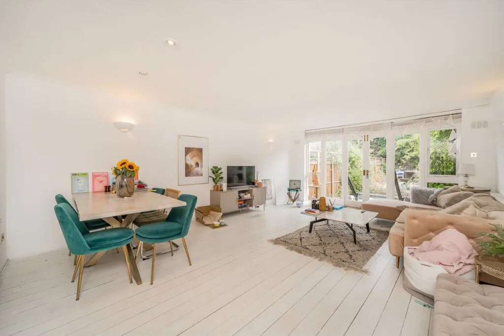 4 bedroom terraced house for rent