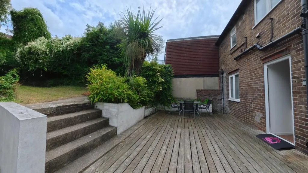 5 bedroom house for rent