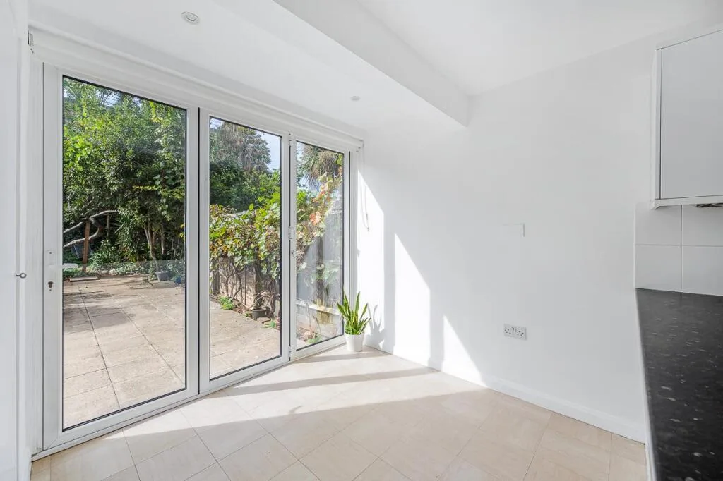 3 bedroom town house for rent