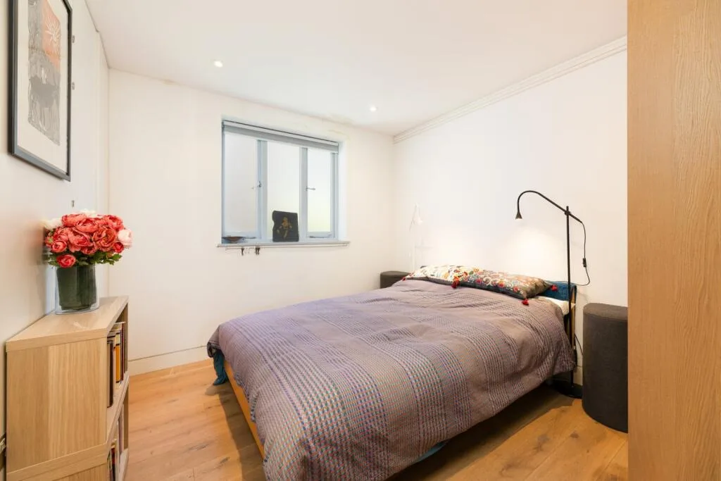 2 bedroom mews property for rent