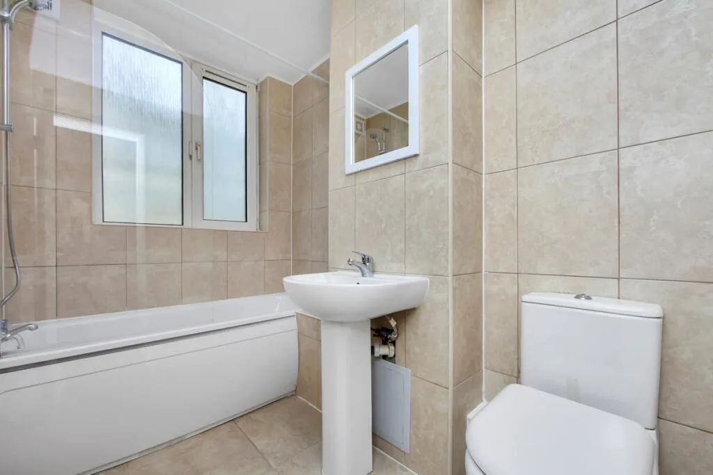 4 bedroom maisonette for rent