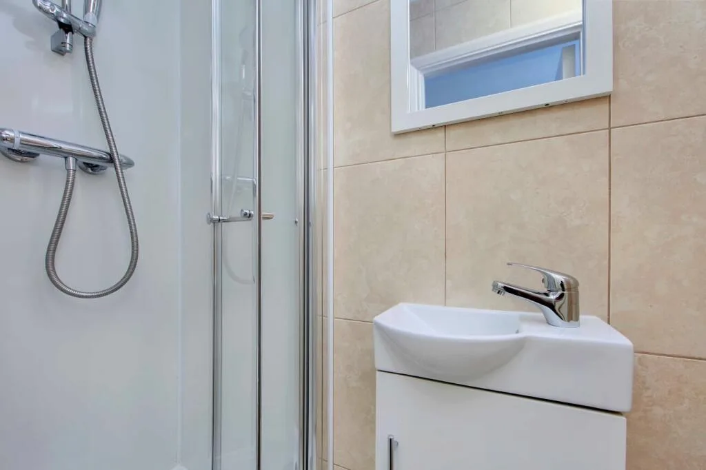 4 bedroom maisonette for rent
