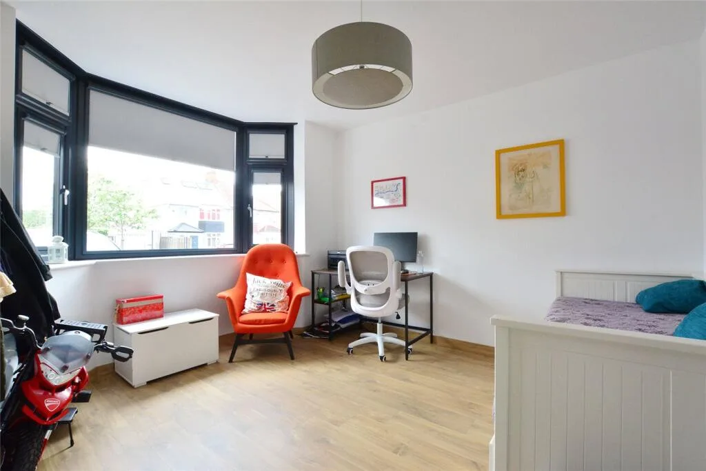 4 bedroom semi-detached house for rent