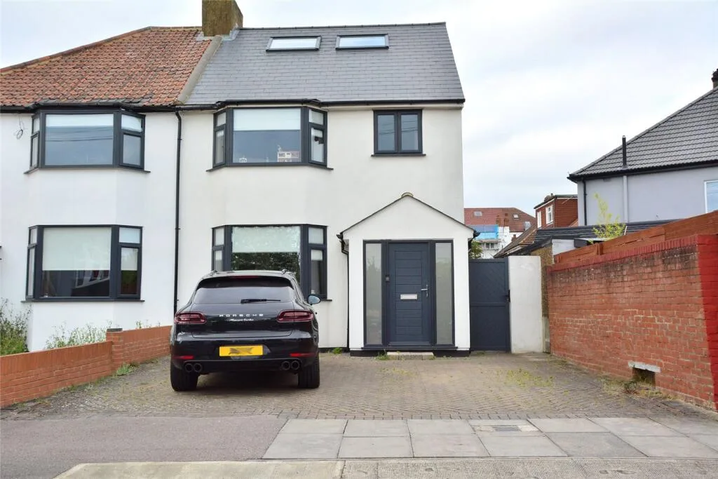4 bedroom semi-detached house for rent