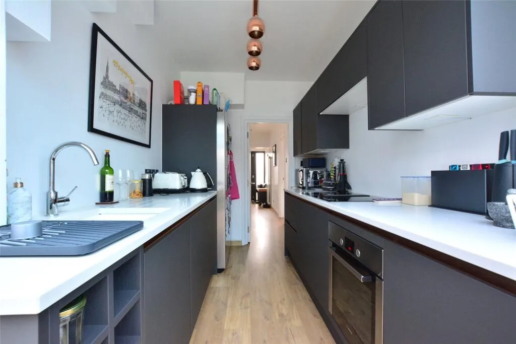 4 bedroom semi-detached house for rent