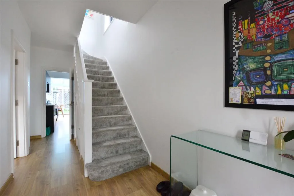 4 bedroom semi-detached house for rent