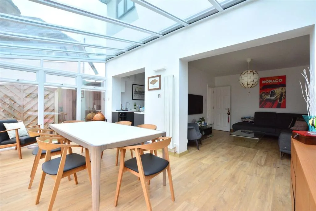 4 bedroom semi-detached house for rent