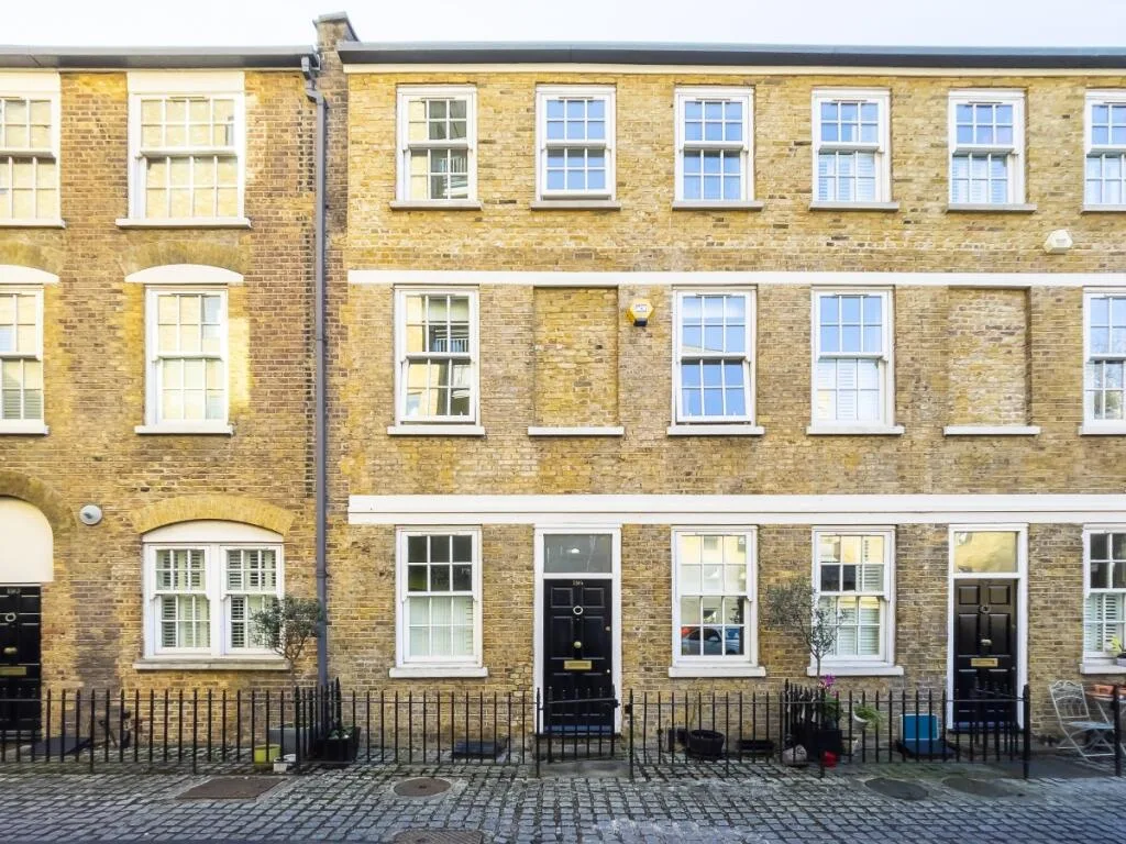 3 bedroom town house for rent