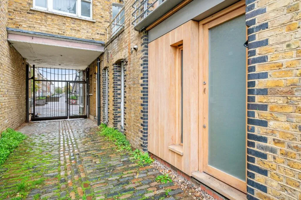 2 bedroom detached house for rent