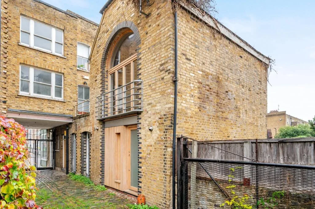 2 bedroom detached house for rent