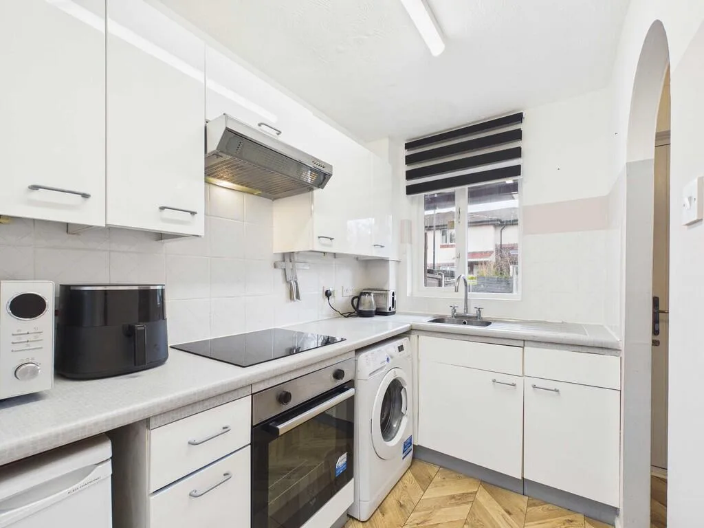 1 bedroom end of terrace house for rent
