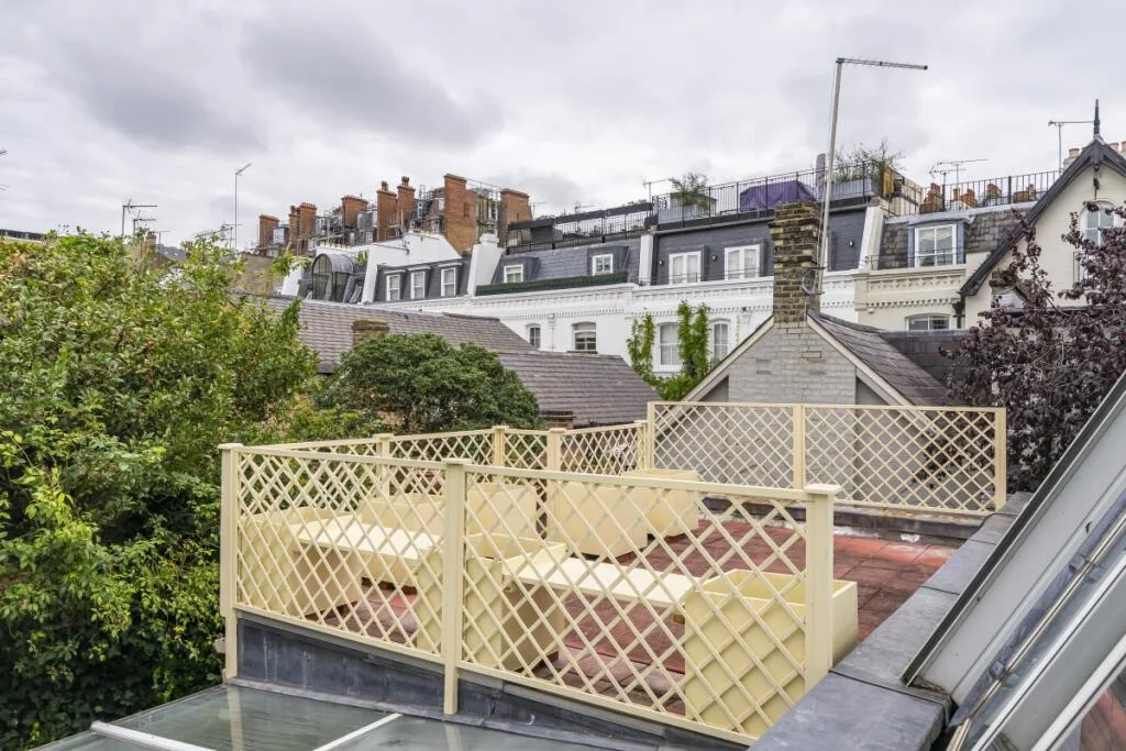 2 bedroom mews property for rent
