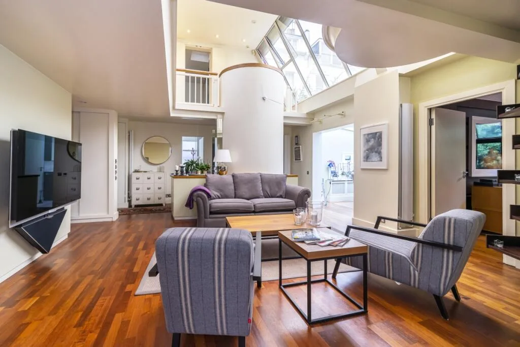 2 bedroom mews property for rent