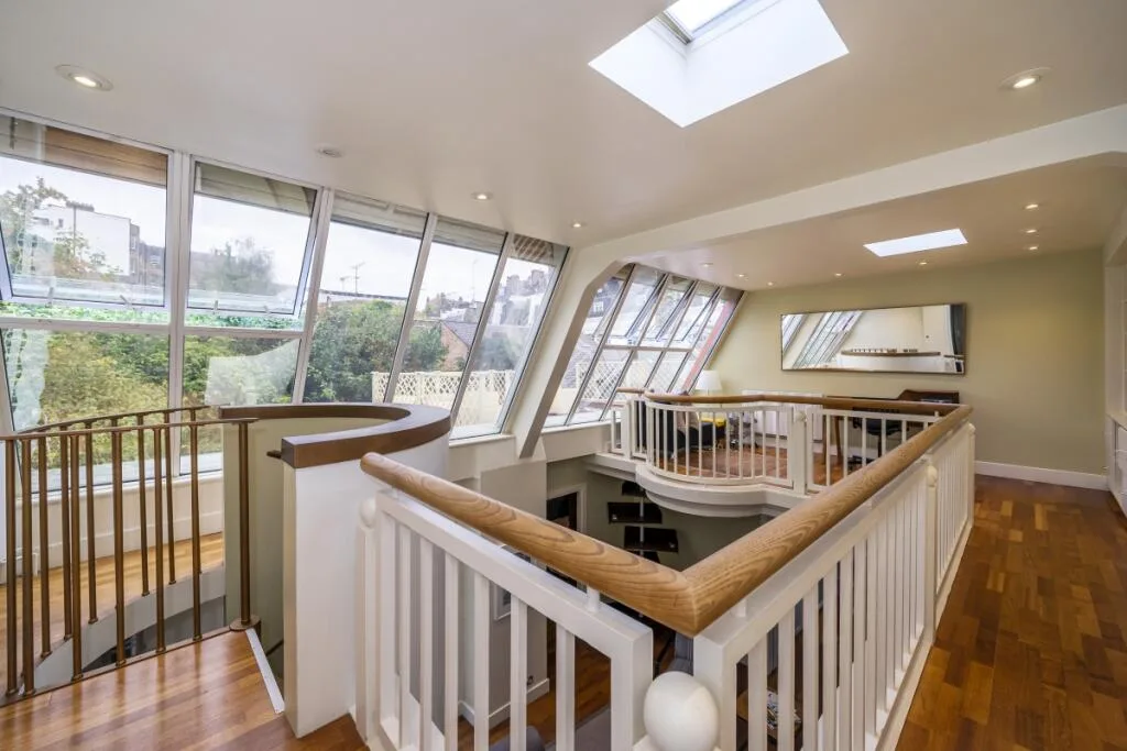 2 bedroom mews property for rent