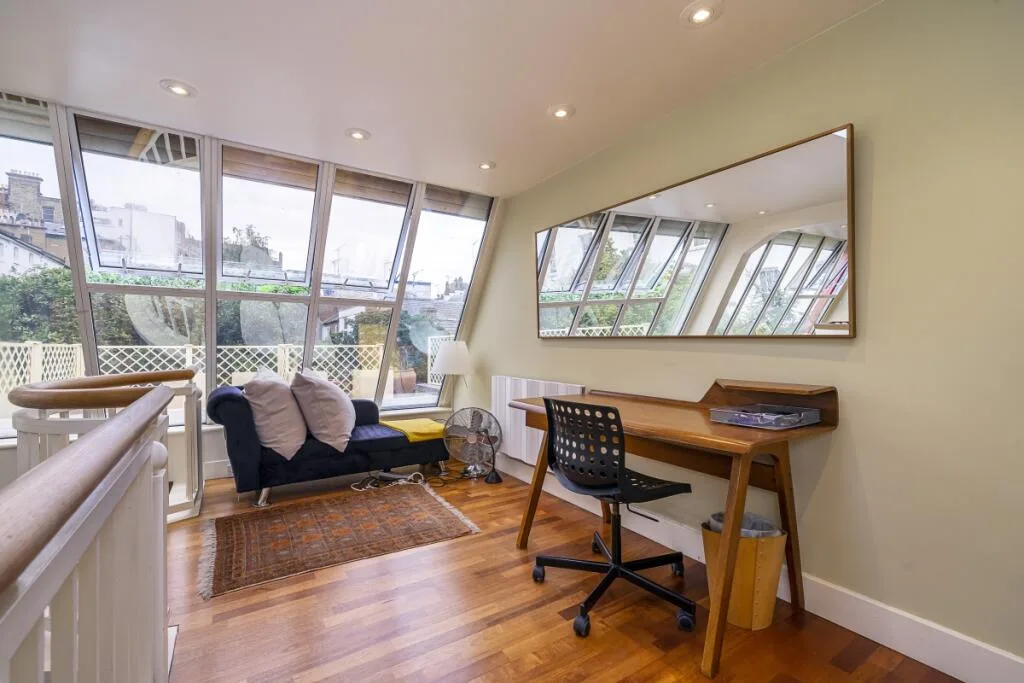 2 bedroom mews property for rent