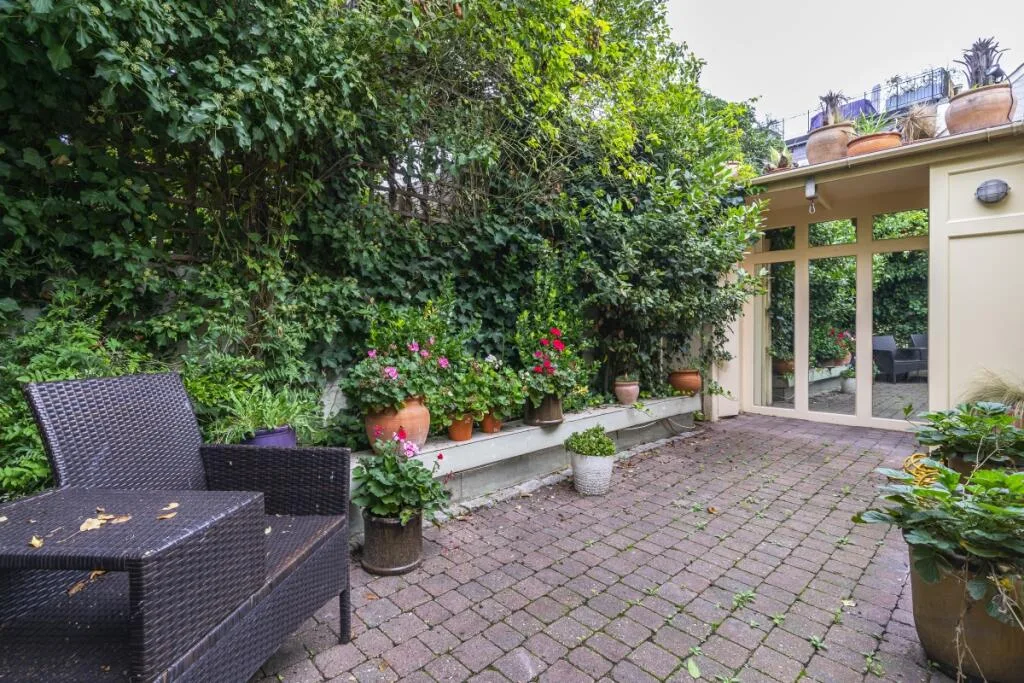 2 bedroom mews property for rent