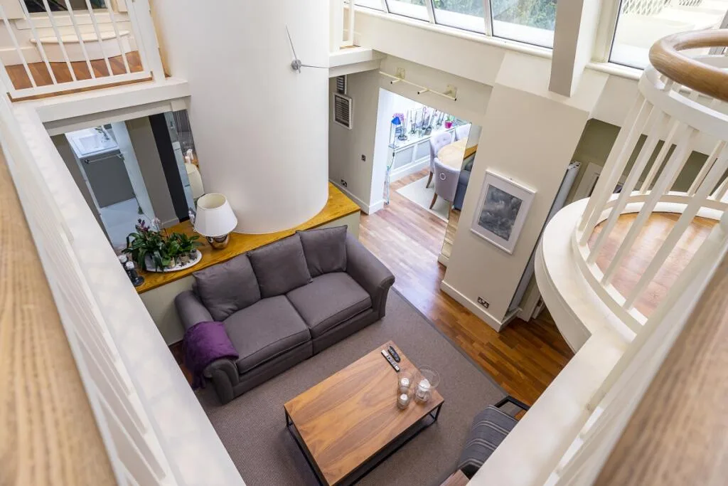 2 bedroom mews property for rent