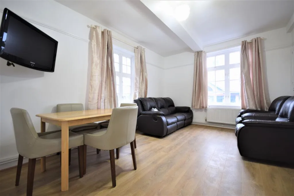 3 bedroom flat for rent