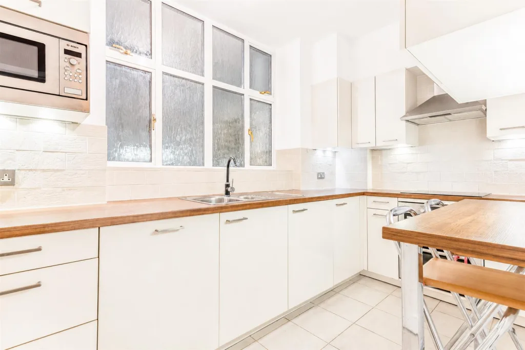 3 bedroom flat for rent