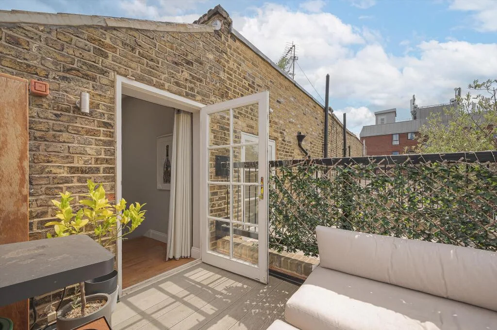3 bedroom flat for rent