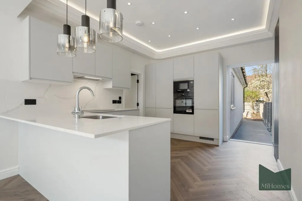 2 bedroom ground floor flat for rent